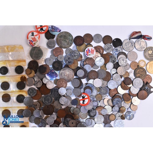 434 - Box of World Coins, Tokens, Badges and few British coins, no silver coinage noted, #2.5kg