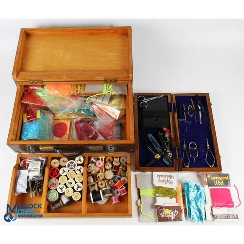 1120 - Fly-Tying Wooden Box, full of contents -to include AA style pedestal vice, silks, cotton, treads, wi... 