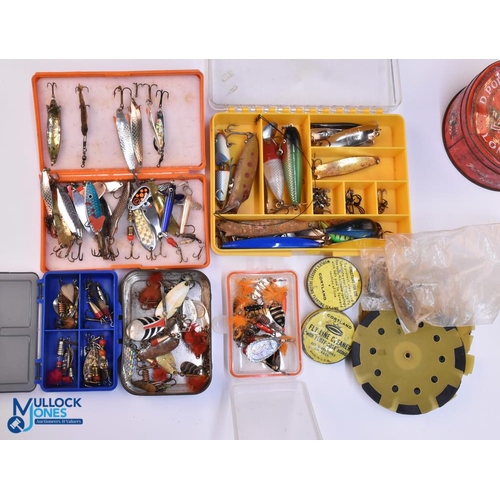 1117 - Fishing Tackle Lures, Spoons, Pegs, Hooks, Cast Holders, a good selection with makers of ABU, Mepps,... 