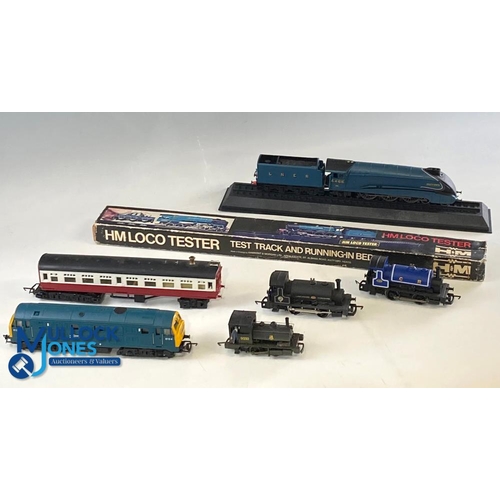 239 - Hornby 00 Gauge Locomotives Train testing track and static plastic model, to include Hornby diesel R... 