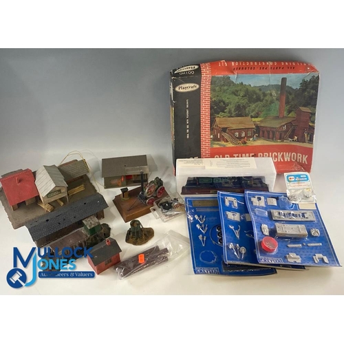 249 - 00 HO Gauge Locomotives, Triang Coaches Rolling stock, Buildings, white metal unmade kits, to includ... 