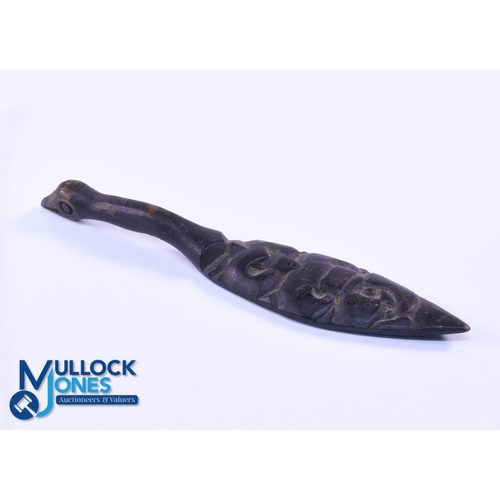 62 - Maori Traditional Carved Dark Wood Dagger: Classical folk art work on this approx. 7