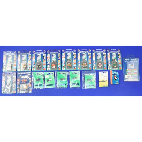 362 - Mostly 1999 and 2003 RWC Official Rugby Lapel Badges (18): National kits, new in bubble packs, 1999 ... 