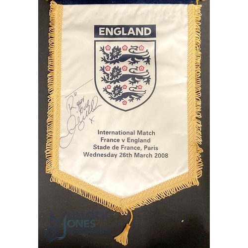 847 - International Match Pennant signed by David Beckham France v England Stade de France Paris 26th Marc... 