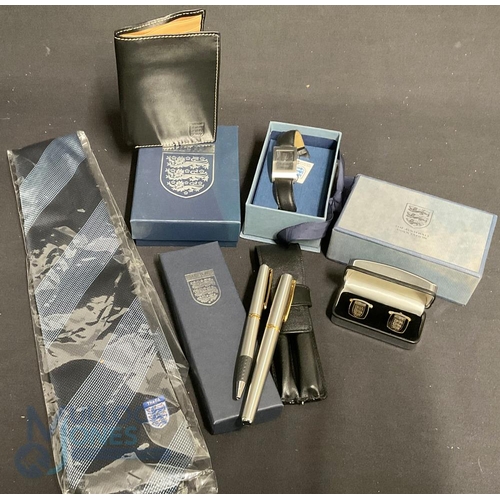 879e - Official Football Association issued merchandise - tie, cufflinks, wallet, watch, ball point pen, fo... 