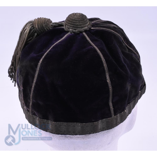 9 - 1904 DB (or BD?) FC Velvet Rugby Honours Cap: Dark purple cap, 6-panelled with gold braid, tassel an... 