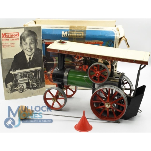109 - Mamod TE 1a Traction Engine. Comes with original box, Instructions, Funnel, Steering Rod, appears no... 