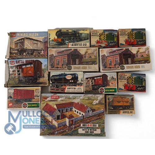 143 - Airfix Model OO Guage Kits. All unmade examples to include Diesel Shunter x3, Saddle Tank J94, Engin... 