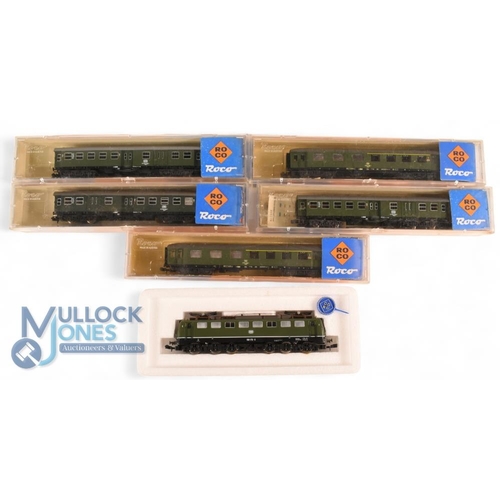 153 - Roco 'N' Gauge 02163a DB Class BR 150 173-3 Electric Locomotive. Together with 5 Coaches 02253 S x3 ... 