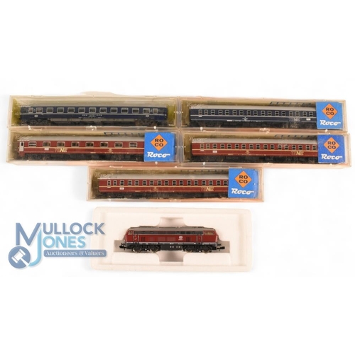 155 - Roco 'N' Gauge 02150a DB Class BR 215 Electric Locomotive. Together with 5 Coaches 022278a x3, 02278... 