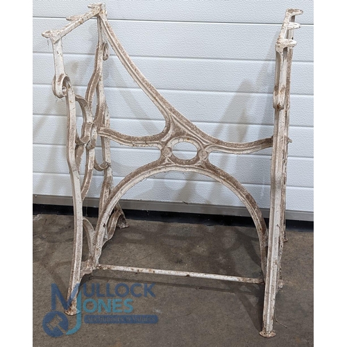 234 - Vintage Cast Iron Sewing Machine base, suit table base, garden furniture, in good condition, no dama... 