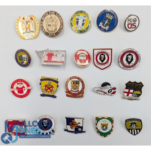 1167 - 20 x Mainly British Non-League Metal and enamel Football Badges, with teams of Salford City, Sutton ... 