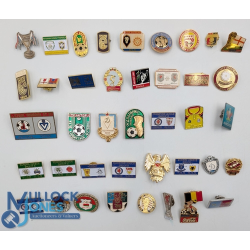 1170 - 40x Football Badge Collection, to include various world badges, with noted Russian badges, European ... 