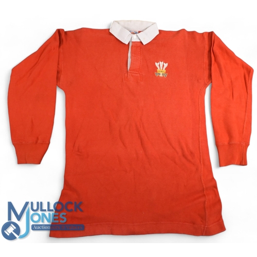 291 - 1973 Gerald Davies Matchworn Welsh Rugby Jersey: Rarely-seen matchworn memorabilia from the legendar... 