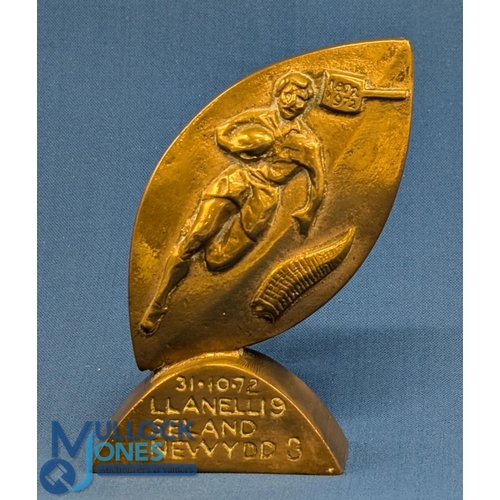 350 - 1972 Llanelli Win v NZ Brass Commemorative Statuette: 5