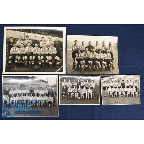 589 - Sheffield United press team photographs from early 1950s onwards, all black & white and featuring Te... 