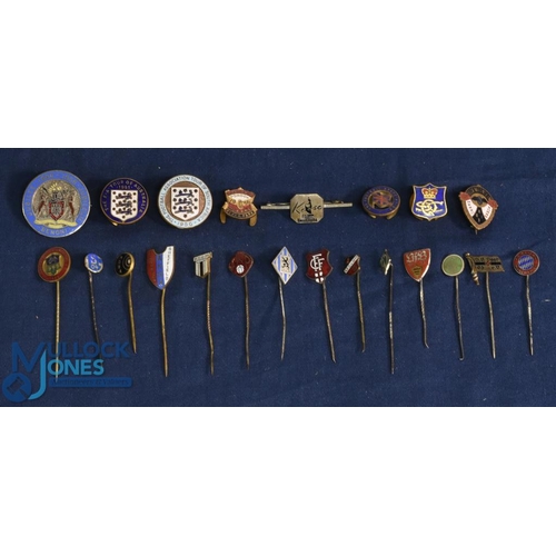 600 - Selection of football badges to include 1951 FA Tour of Australia, 1956 FA Tour of South Africa, Ben... 