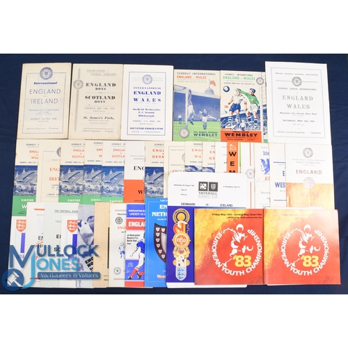 1294 - Selection of England international schools home match programmes to include 1947/48 Ireland (at Manc... 