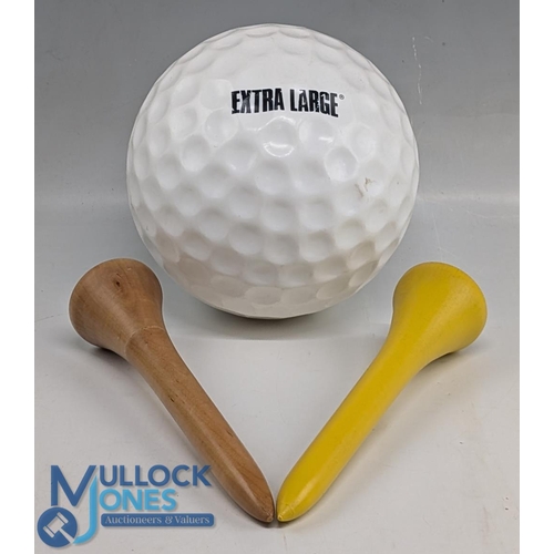 658 - Extra-large Shop Advertising Golf Ball, with two wooden tees, the dimple plastic ball is #21cm diame... 