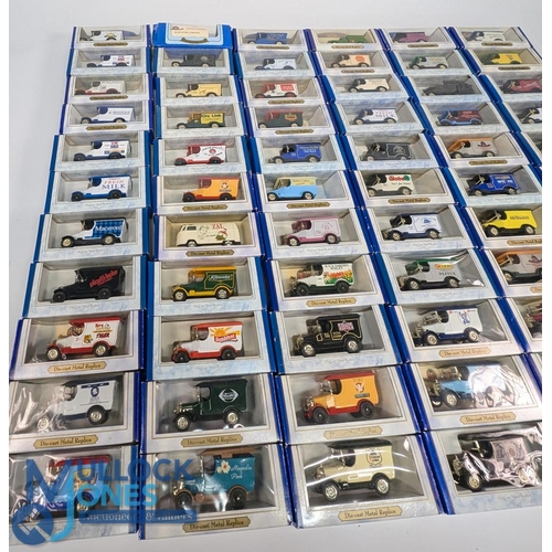 128 - Oxford Diecast Models to include a good range of boxed cars 60 in total (box)