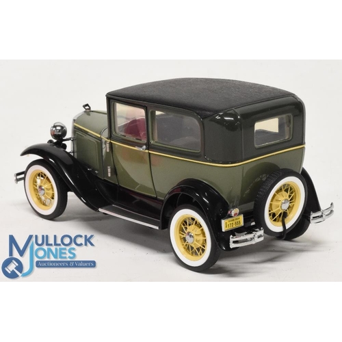 148 - Franklin Mint 1:24 Scale Cars, to include 1930 Model A Tudor - with documents boxed (1). Please note... 