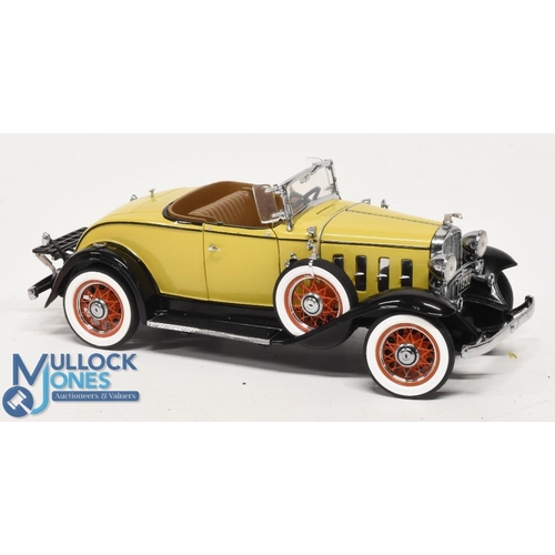 149 - Franklin Mint 1:24 Scale Cars, 1932 Chevrolet Confederate Sports Roadster - with documents boxed (1)... 