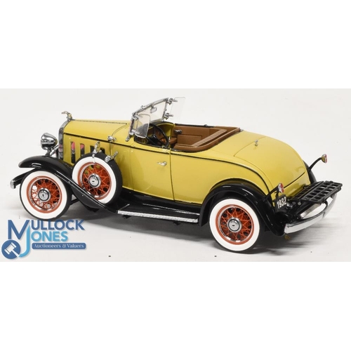 149 - Franklin Mint 1:24 Scale Cars, 1932 Chevrolet Confederate Sports Roadster - with documents boxed (1)... 