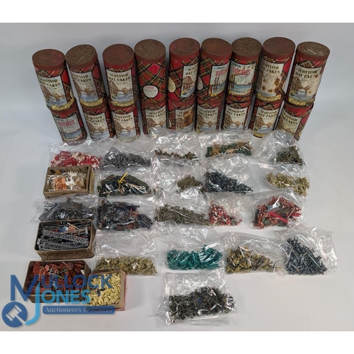 157a - 1/72 Scale Vintage Airfix toy plastic solder collection: a used mixed lot, with painted and unpainte... 