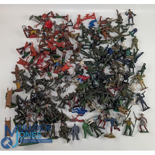 162 - Collection of vintage plastic toy soldiers: with makers of Britains, Crescent, Lone Star - some are ... 