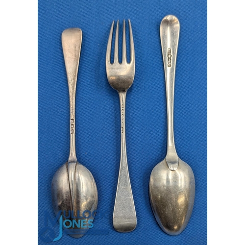 287 - 3x George III - Queen Victoria Dessert Spoons & Fork, 3 assorted silver hallmarked to include a 1785... 