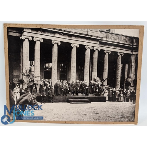 730 - Edward VII: fine large scale b&w photograph showing Edward VII with a large party standing on the st... 