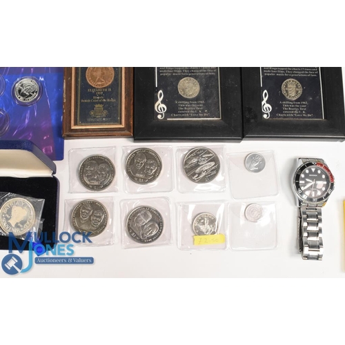 339 - Selection of Commemorative Coins to include Republic of Liberia $1 set of 7 Star Trek crowns, 1985 C... 