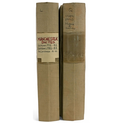 1342 - Manchester United FC Home and Away football programmes 1981-1990 to include Homes - 81/82 x22, 82/83... 