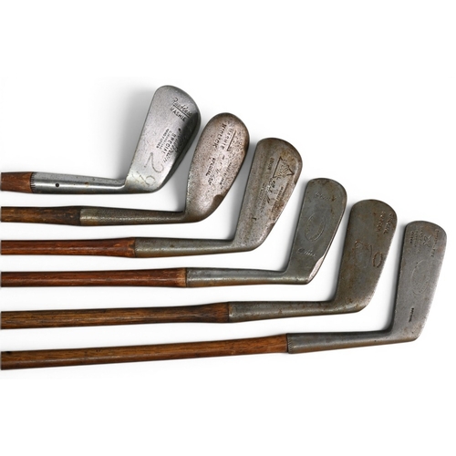 22 - 6x Assorted Golf clubs to incl Bob Munro musselback mashie niblick with oval head, JB Breane rustles... 