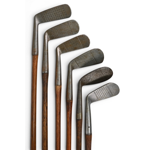 22 - 6x Assorted Golf clubs to incl Bob Munro musselback mashie niblick with oval head, JB Breane rustles... 
