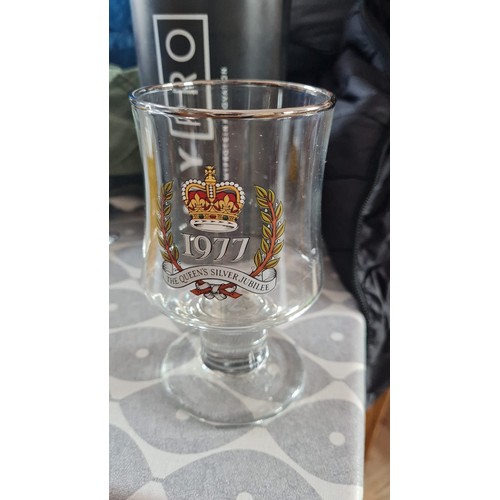 35 - 1977 queens jubilee glass