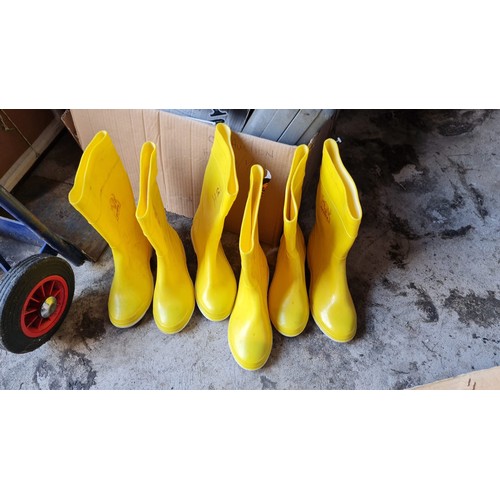 274 - joblot of wellies