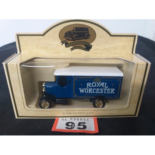 95 - LLEDO royal Worchester model truck