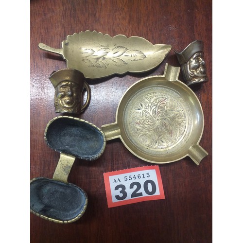 320 - small joblot of brass items