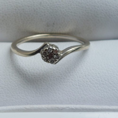 10A - 9ct white gold and diamond ring. Size  L