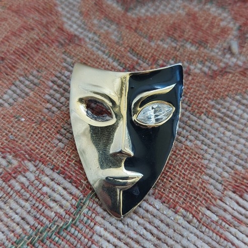 1 - Mask brooch