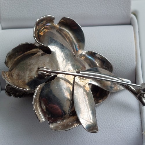 116 - Sterling  silver brooch 11.4grms