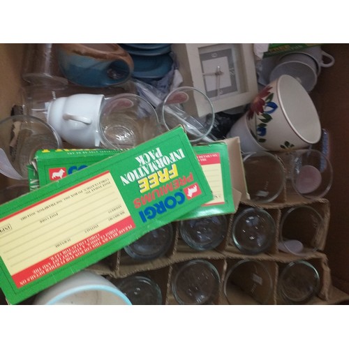 228 - Joblot pint glasses mixed items