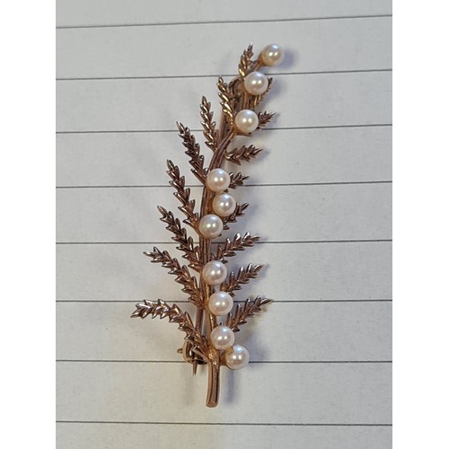 281 - Vintage 9ct gold broach