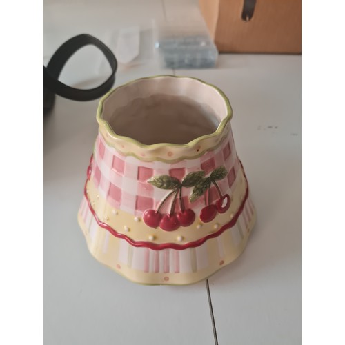 56a - Yankee candle holder