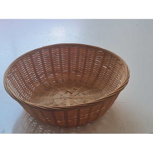 10d - Wicker basket