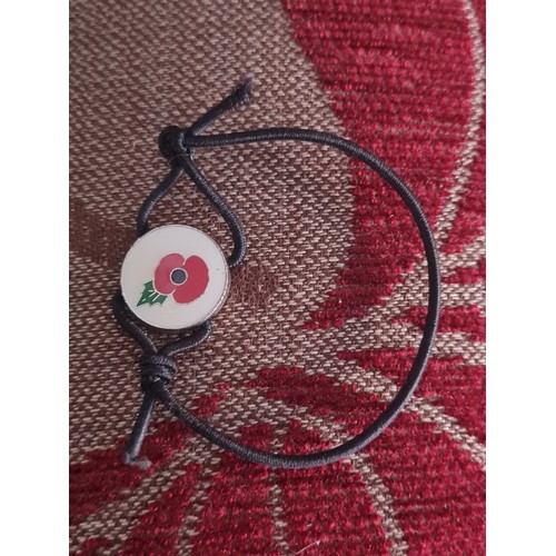 77b - Poppy bracelet