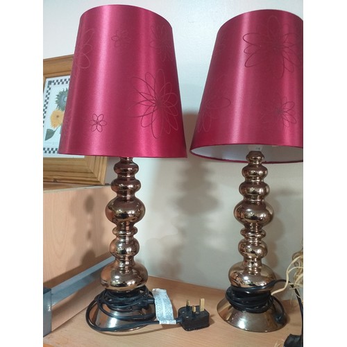 220 - Two matching table top lamps