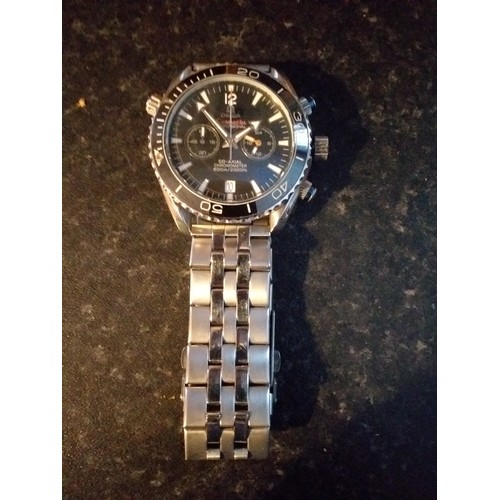 4a - i am listing this item as MAN'S WATCH it has not been tested it has not been verified. The item feel... 