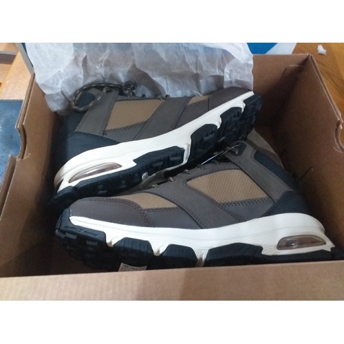 225 - Brand new sketchers size 6uk